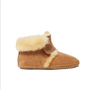 LL Bean Wicked Good Shearling Slippers/5-6T